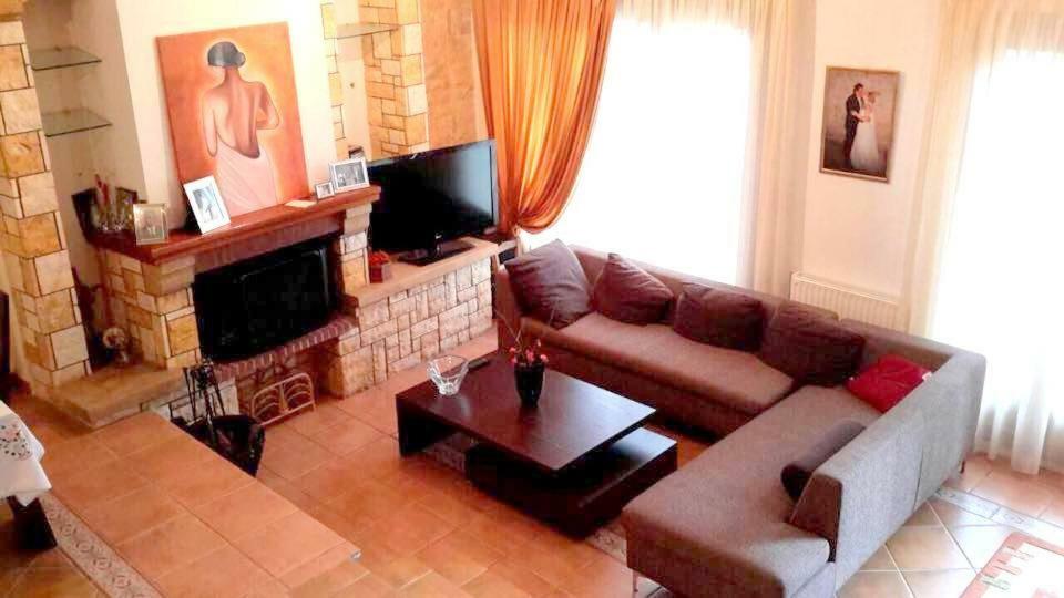 Dorothea'S Villa Platanos  ภายนอก รูปภาพ