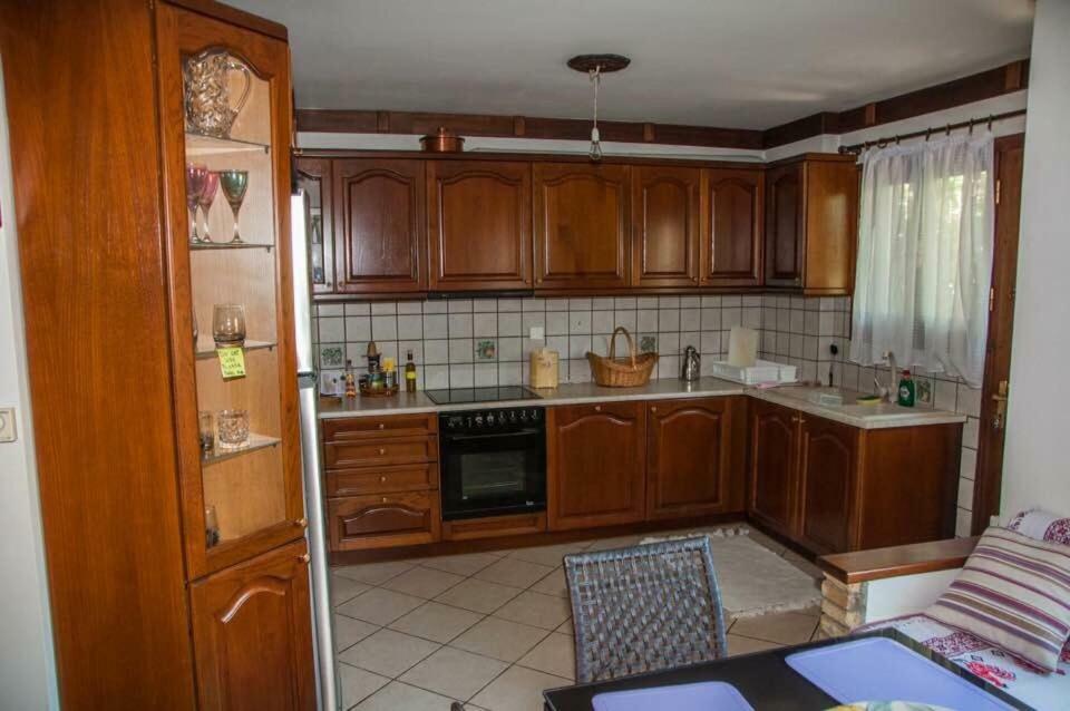 Dorothea'S Villa Platanos  ภายนอก รูปภาพ