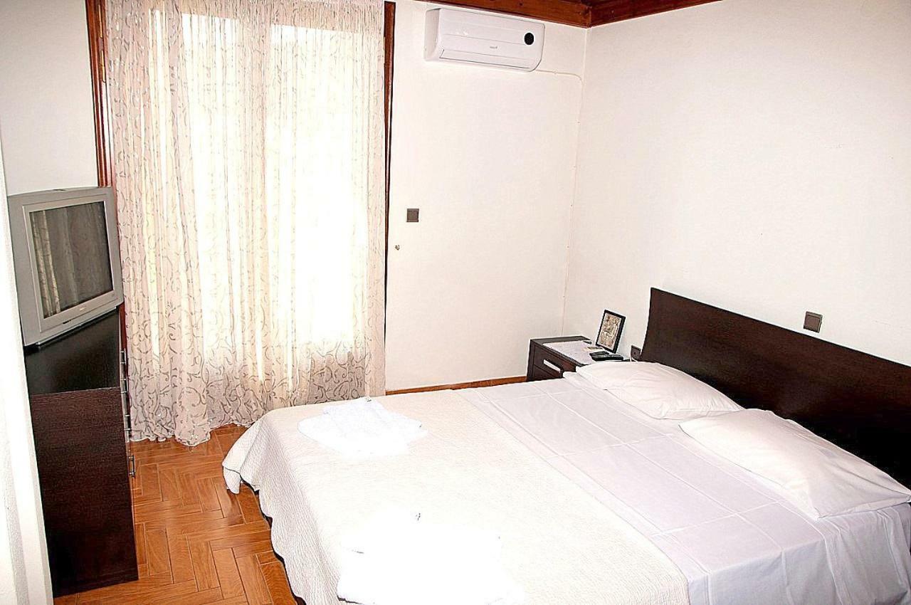 Dorothea'S Villa Platanos  ภายนอก รูปภาพ
